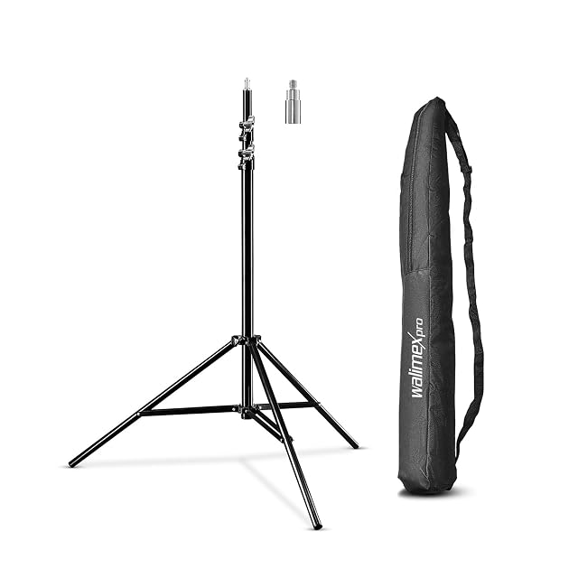Walimex pro WT-806 light stand at full height with its spigot and carry bag