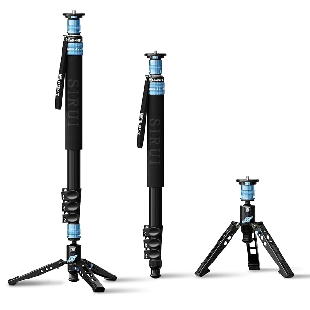 SIRUI AM-404FL monopod with its three-in-one base open and its quick-release collar