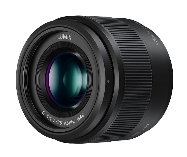 Panasonic Lumix G 25mm F1.7 prime in black, a short barrel with a narrow focus ring